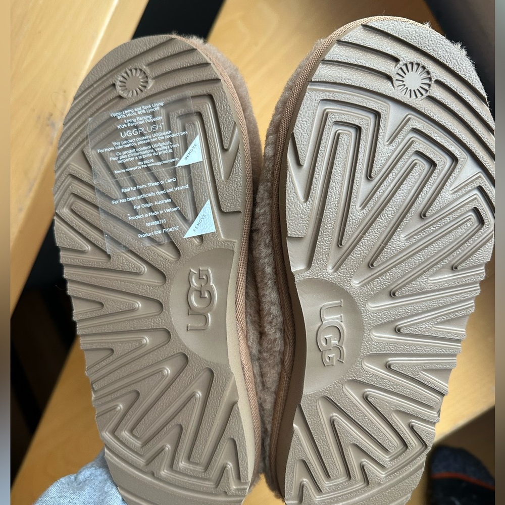 BNWT UGG Tasman Sheepskin Slippers in Brown chestnut size 3 - Picture 3 of 3